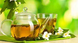 заварочный чайник с чаем