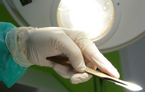 Если недуг сопровождается гнойно-некротическими процессами, может потребоваться помощь хирурга