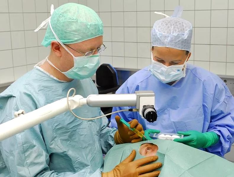 Хирургическая коррекция дает лучшие результаты в лечении содружественного косоглазия