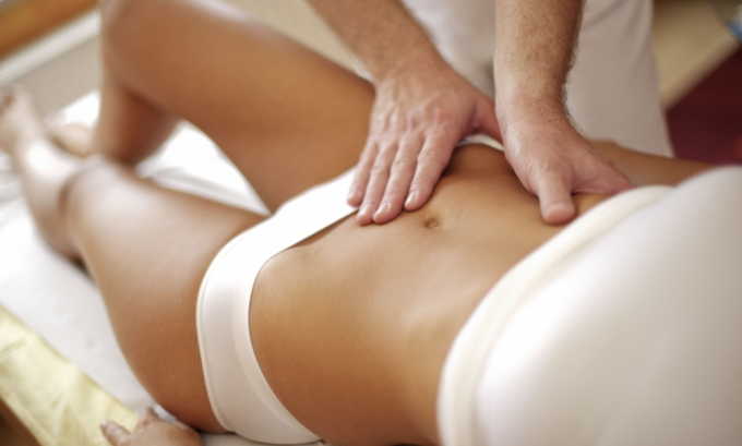 Массаж брюшной стенки способствует излечиванию грыжи белой линии живота