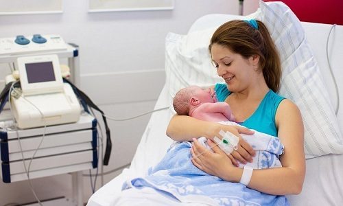 Диафрагмальная грыжа у новорожденных — это сравнительно редкая аномалия развития, характеризующаяся смещением органов, которые в норме располагаются в брюшной полости, в грудную клетку