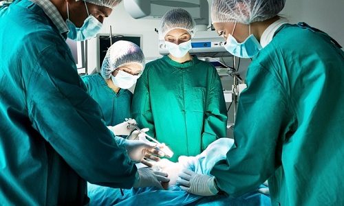 В ряде случаев врачи прибегают к кесареву сечению, как к единственно возможному способу родоразрешения при грыже