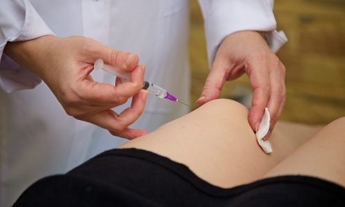 Специалисты уверены, что небольшие по размеру грыжи в оперативном вмешательстве не нуждаются, их лучше стараться лечить пункционно