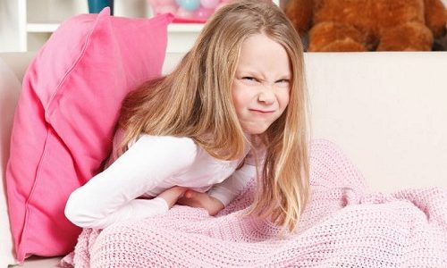 Операция по удалению грыжевого мешка у ребенка проводится в случае сильно выраженного болевого синдрома